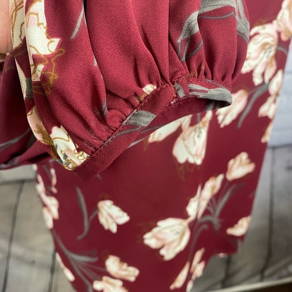 Sienna Sky Cold Shoulder Blouse size Medium - Picture 8 of 9